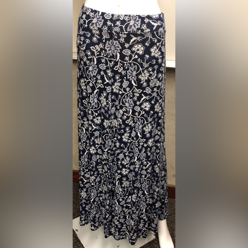 Long pull on shirt by Westport. Size XS but fits like. Small. Navy blue